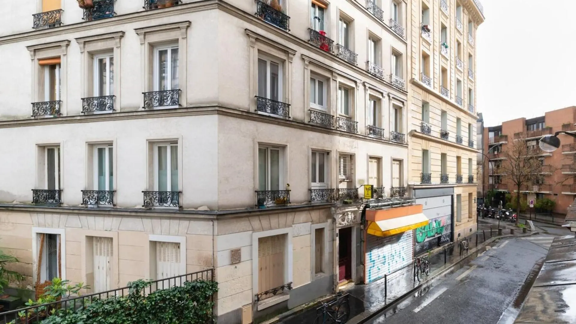 Stylish Contemporary 1bd Apartmentmenilmontant Apartment Paris